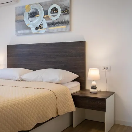 Juranovic Ii Apartment *