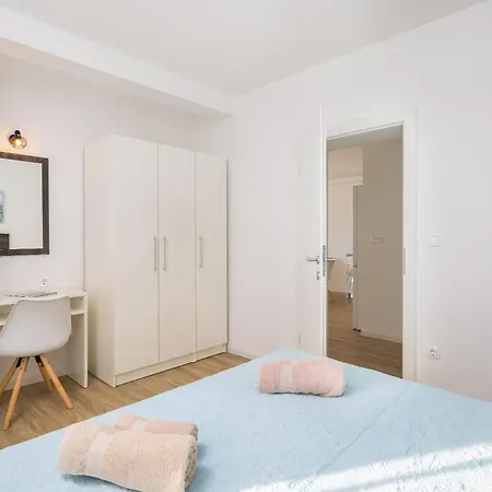 Juranovic Ii Apartment Makarska