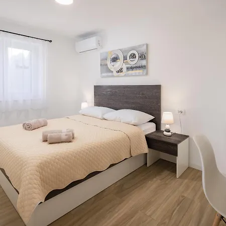 Apartment Juranovic Ii