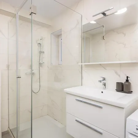 Apartment Juranovic Ii Makarska